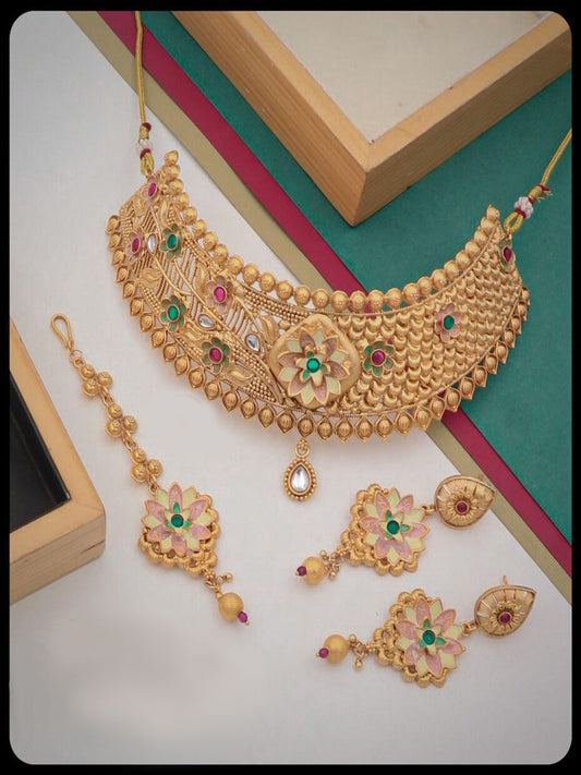 Royal Gold plated chokerset with mang tikka